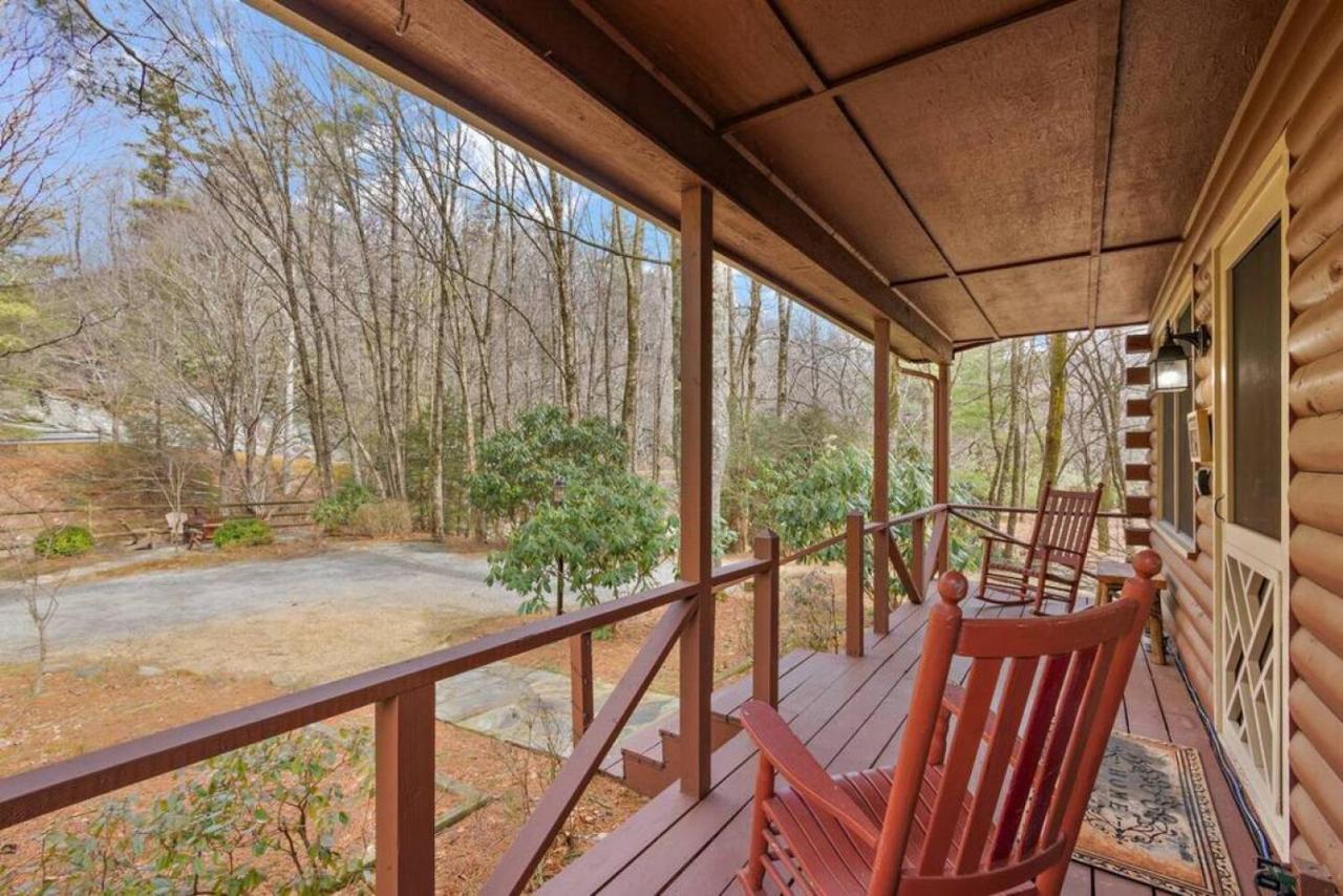Picturesque Riverside With Fireplace And Porch