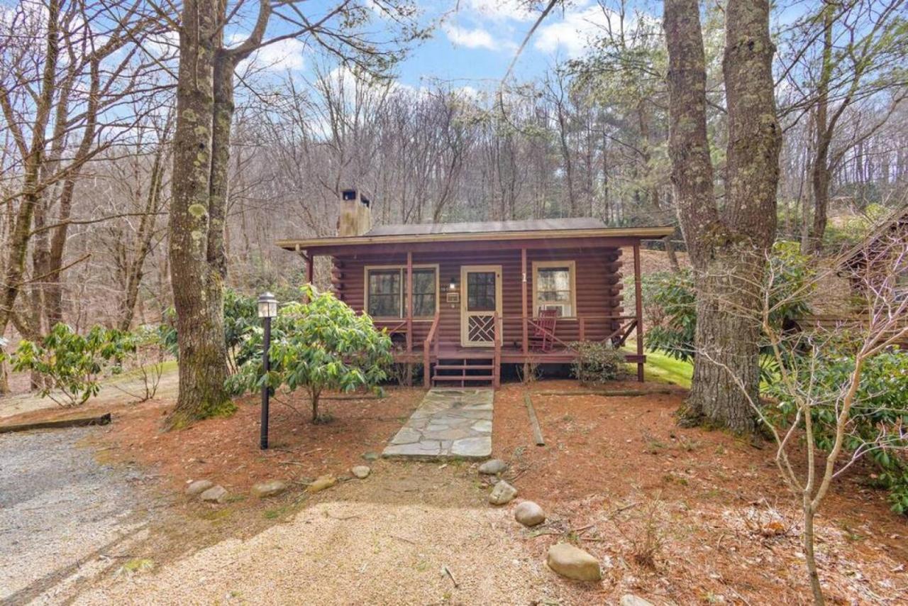 Holiday home Picturesque Riverside With Fireplace And Porch Blowing Rock